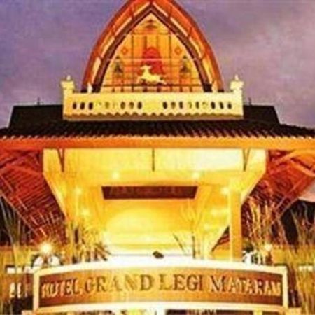 Grand Legi Hotel Mataram Exterior photo