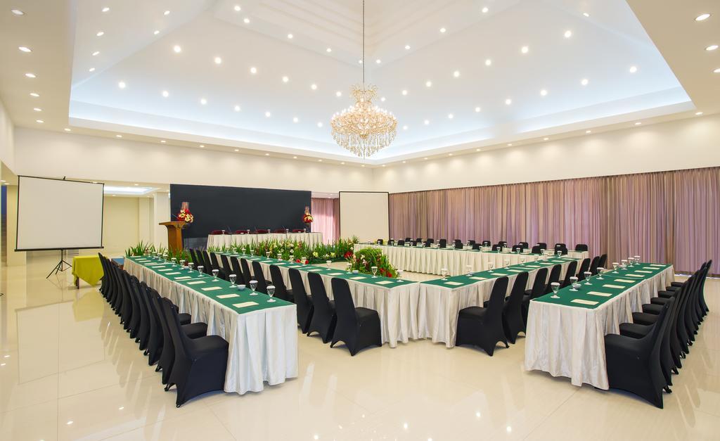 Grand Legi Hotel Mataram Exterior photo