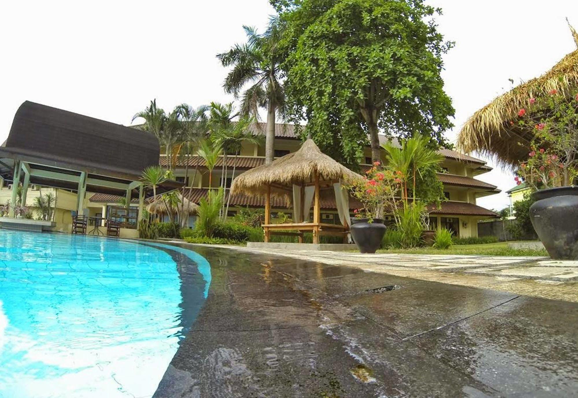 Grand Legi Hotel Mataram Exterior photo