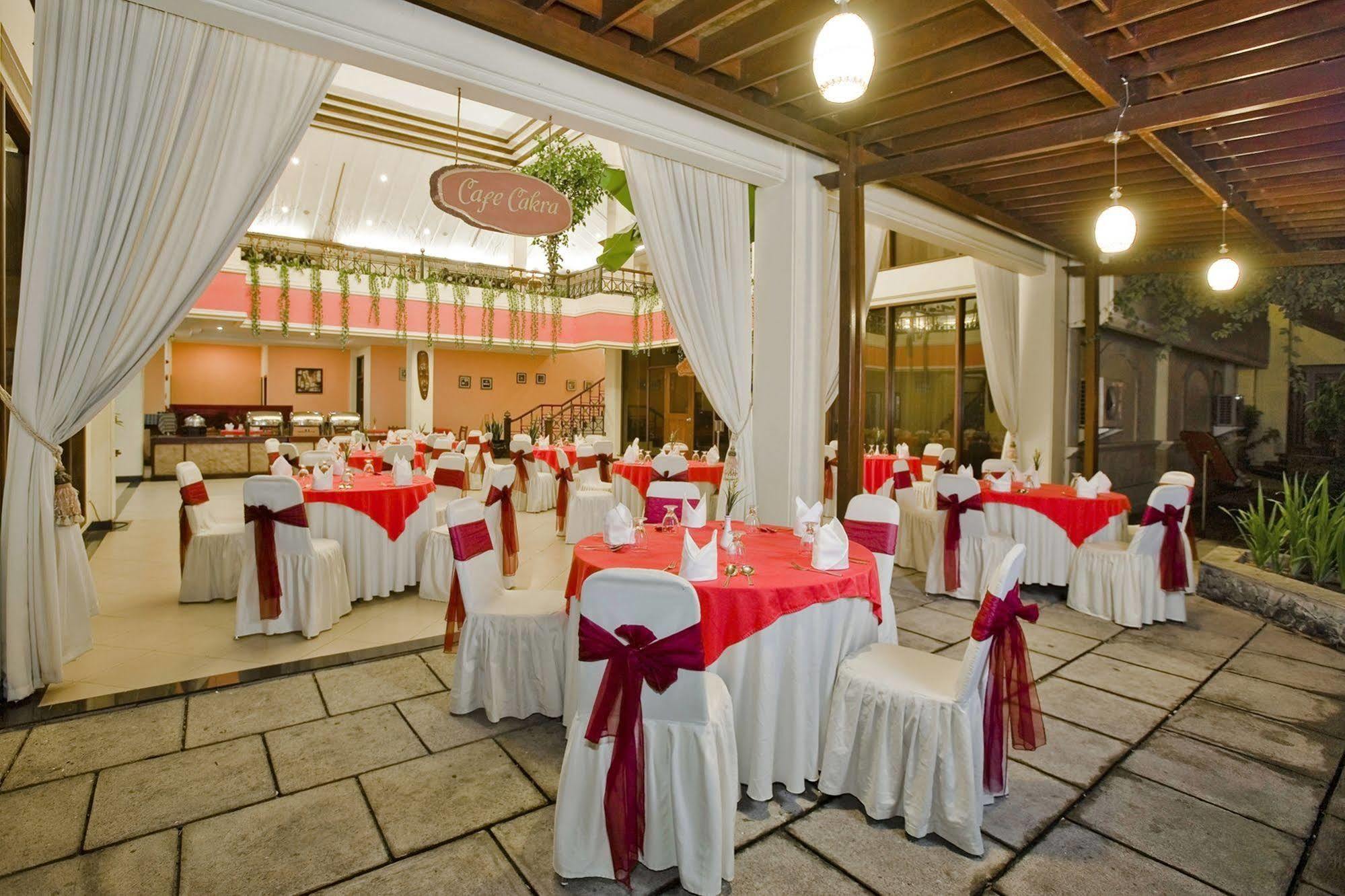 Grand Legi Hotel Mataram Exterior photo