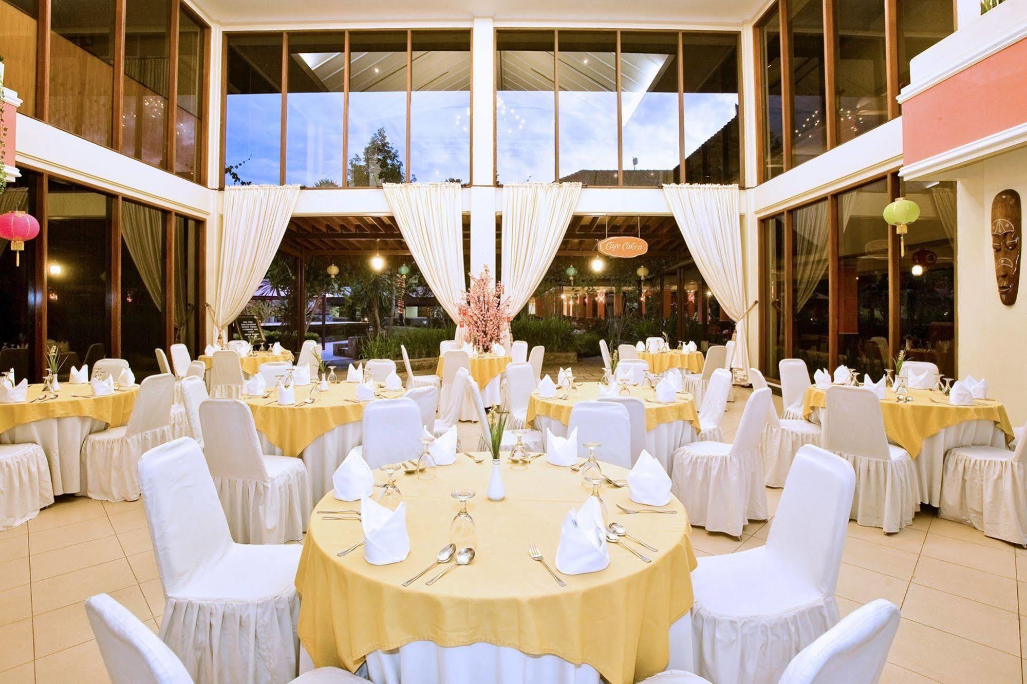 Grand Legi Hotel Mataram Exterior photo